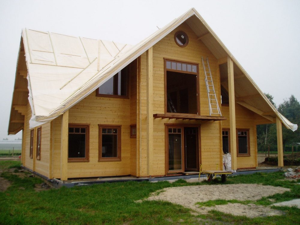 Verbeteren een andere school Houten huis bouwen - Massief houten huizen - La Casa